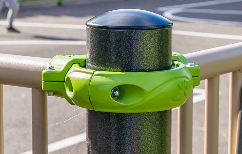 De palen met een diameter van 102 mm