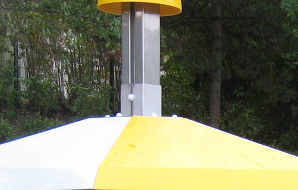 De bescherming wordt verzekerd door een versterkt dak