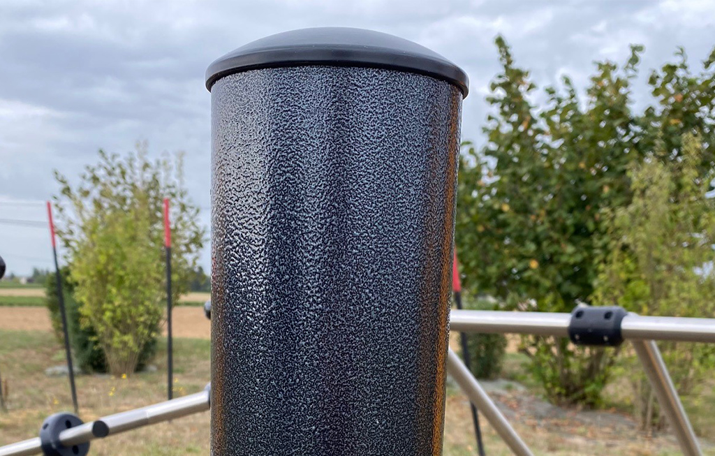 De paal met een diameter van 102 mm