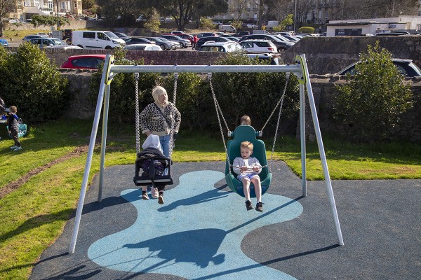 1 standaardzitje, 1 inclusief zitje J439 speeltoestellen klassieke spelen schommels afbeelding foto