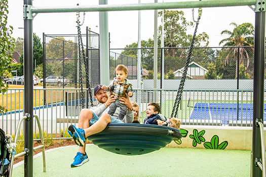 Vogelnest J487 speeltoestellen klassieke spelen schommels afbeelding foto