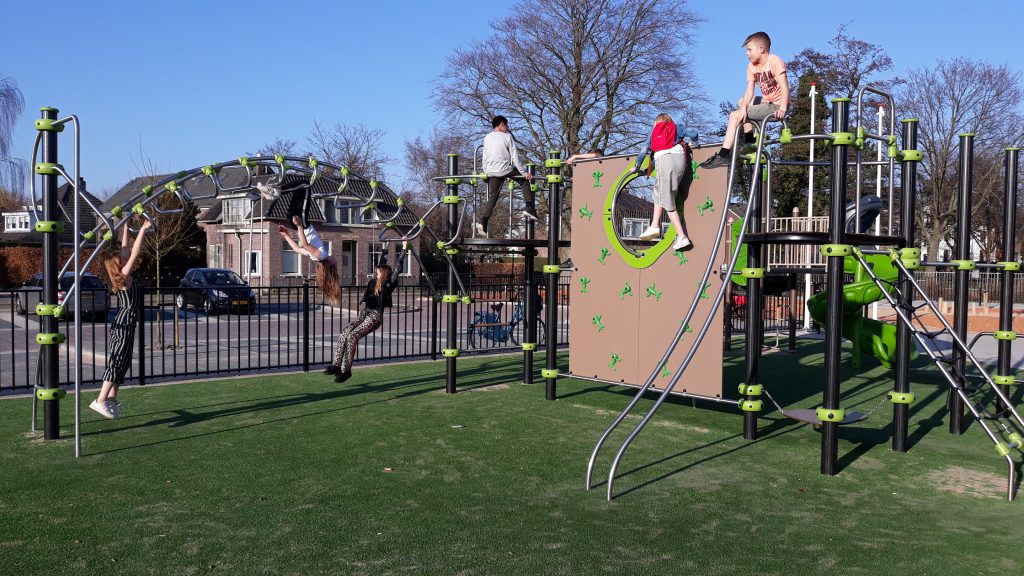 speeltoestellen voor schoolpleinen