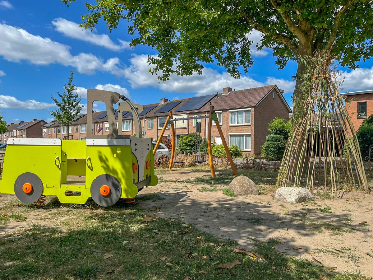 Patrijsstraat Zundert pick-up truck