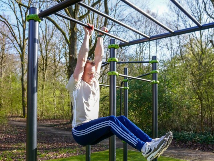 Outdoor fitnesstoestellen Calisthenics