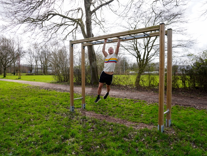 Horizontale ladder fitnesstoestel